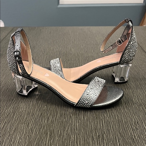 Steve Madden Silver Studded Block Heels - Picture 1 of 2